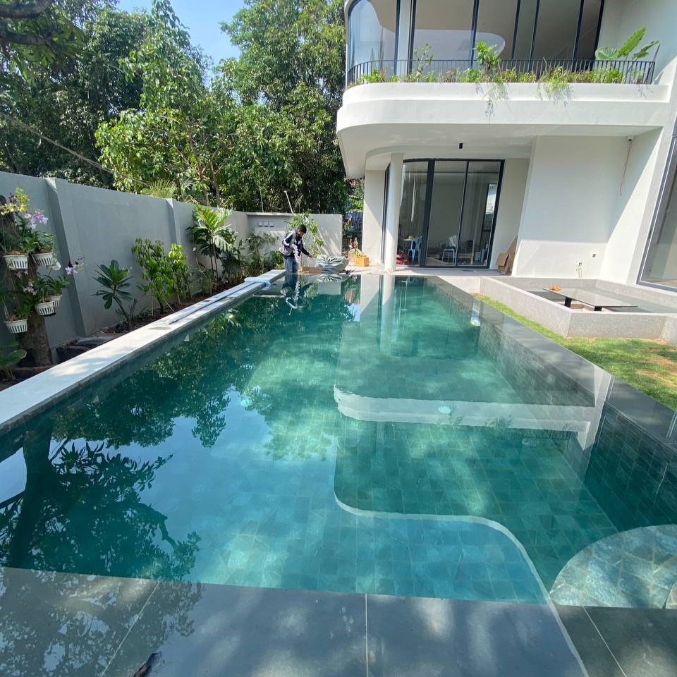 Gallery Images
